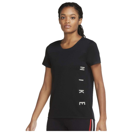Nike Γυναικεία κοντομάνικη μπλούζα Run Dvn Miler Ss Gx Nike Γυναικεία κοντομάνικη μπλούζα Run Dvn Miler Ss Gx